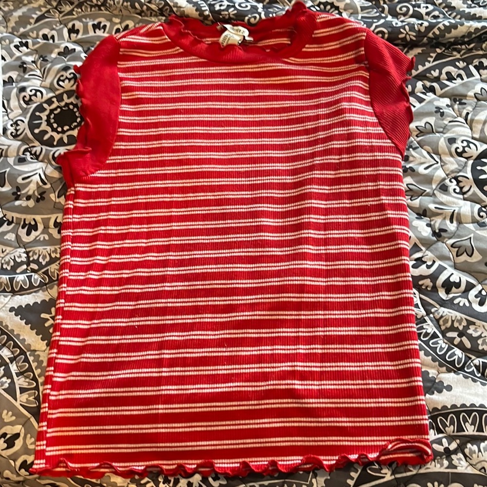 Red and white striped short sleeve